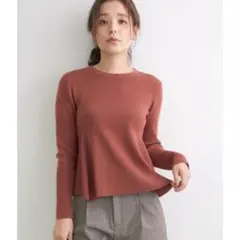 ペプラムニット