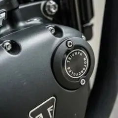 トライアンフ　純正オプション　ダークACGバッジのサムネイル
