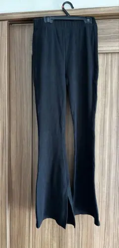 AZUL by moussy フレアパンツ　スリット入り