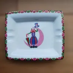 Giovanni Valentino　月とピエロをモチーフにした陶磁器製の角皿のサムネイル