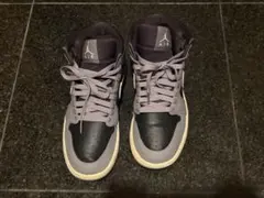 Nike Air Jordan 1 Mid グレー×ブラック 23.5cmのサムネイル
