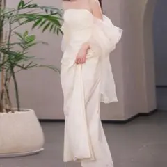 オフショルダー ホワイトウェディングドレス