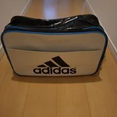 adidas　アディダス　エナメル　スポーツバッグ　★匿名配送