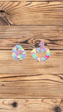 カラフルな編み込みヘアゴムブレスレットandシュシュ 2個セット