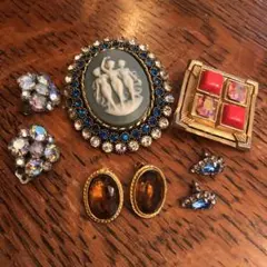ヴィンテージのブローチ、イヤリング、ピアスセット
