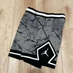 Jordan クラックパターン ハーフパンツ