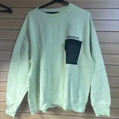 淡いグリーン クルーネック トレーナー