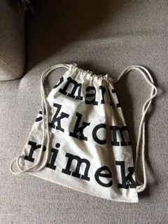 2026秋冬 marimekko ロゴ ノベルティ巾着ナップサック - メルカリ