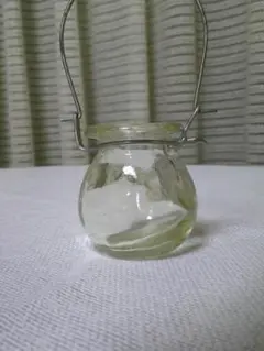 可愛い アンティーク ガラス瓶 小瓶 ミニサイズ 高さ5cm 気泡 淡い飴色