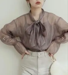 natural couture シアーボウタイブラウスのサムネイル