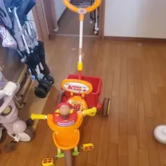 ☆わくわくアンパンマンごう【品番0221】三輪車 赤 【足台ステップなし