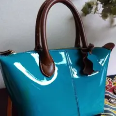ターコイズ ブルー✤エナメルレザー トートバッグ