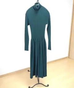 ユニクロ 3Dエクストラファインメリノリブワンピース タートルニットワンピース