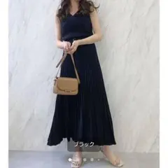 新品タグ付き✨dazzlin　ダズリン　カシュクールプリーツワンピース　黒　F