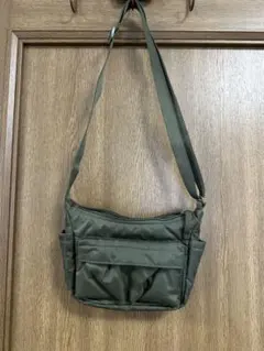 Item thumbnail for item 075cb5a5-9654-415e-addc-bf916e1de862