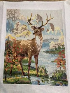 鹿の刺繍作品 クロスステッチ