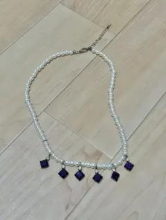 パールとネイビー紺色ビーズのネックレス