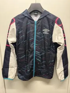 【新品 未使用】umbro アンブロ フード付きウィンドブレーカー