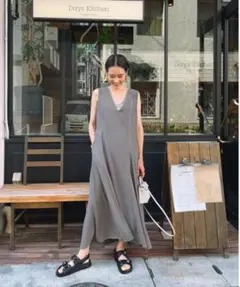 ELLIE アシンメトリーステッチワンピース