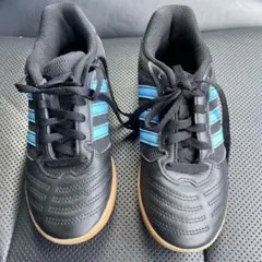 試着のみ　adidas SALA フットサルシューズ 黒/青　21センチ