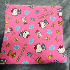 ハローキティ　キルティング　布地