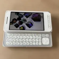 docomo PRO series SH-03B ホワイト