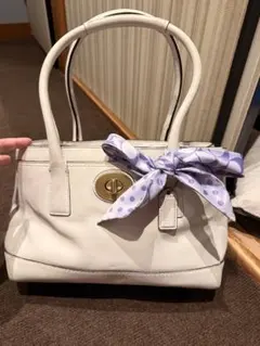 ⌘COACH ⌘ハンドバッグ ホワイト ターンロック エレガントスカーフ 