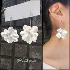 No.93 大ぶり✩.*˚マットシルバーフラワー ゆらゆらピアス イヤリング