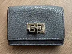 FENDI 名刺入れ 二つ折り財布 ブルー レザー ピーカブー - メルカリ