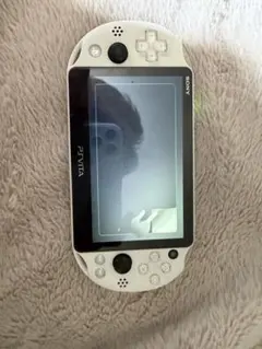 k*R様 SONY PS Vita ホワイト 本体　　美品です。