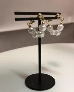 【限定1点】超‼︎エレガント四粒パール⭐︎ゴールド⭐︎スタッドピアス　パーティ　レトロ