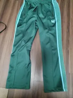 ニードルズ　トラックパンツ　焦茶✖️緑 ニードルズ トラックパンツ 焦茶✖️緑 - メルカリ