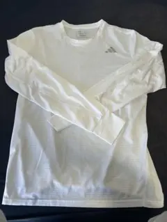 adidas ロングTシャツ