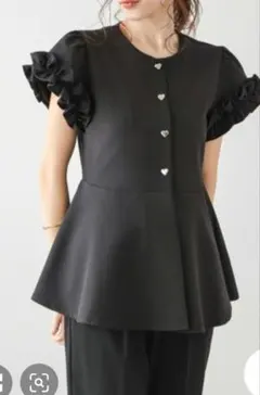 フリル袖 ブラック Aライン トップス