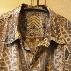 Snow Lサイズ シルク１００％ トライバル柄半袖シャツ　ベージュ　 総柄