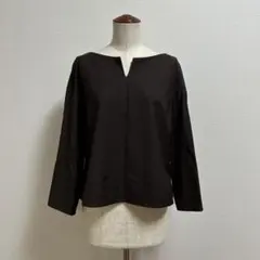 長袖　ブラウス　キーネック　シャツ　ブラウンのサムネイル