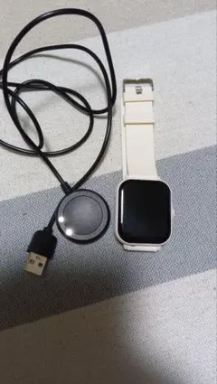 LAROLE スマートウォッチ 本体 充電ケーブル付き