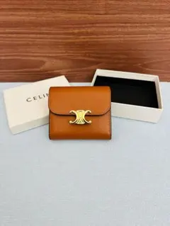 CELINEトリオンフ スモール 三つ折り財布 タン ゴールド金具 箱付き