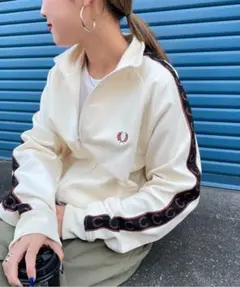 FRED PERRY トラックジャケット ベージュ×黒茶 M 刺繍 月桂樹のサムネイル