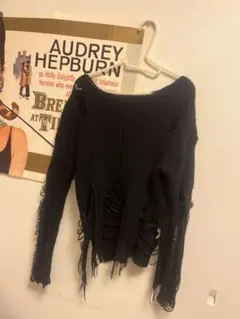 ダメージ加工オフショルダーニットセーター