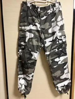 美品　ROTHCO 迷彩柄 カーゴパンツ カモ柄のサムネイル