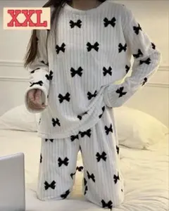 【大きいサイズ】ホワイト／リボン柄フリースパジャマ、ふわふわ　薄手