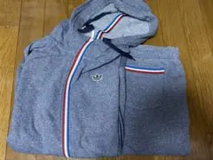 adidas originals グレー メランジ トリコロール セットアップ