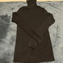 新品未使用タグ付きUNIQLO リブタートルネックセーター M ダークブラウン