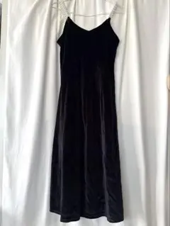未使用　パール系　黒いベロア素材キャミワンピース