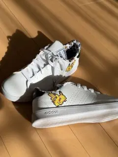 新品　adidas　ポケモンスニーカーのサムネイル