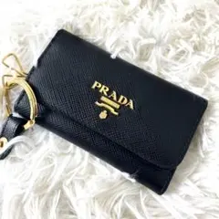 プラダ　PRADA キーケース　ゴールド　サフィアーノ　レザー　ブラック　黒