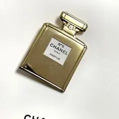 シャネル　ノベルティ　ピンバッジのサムネイル