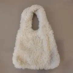 GU ファーリートートバッグ ホワイト