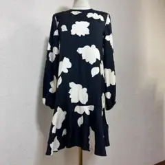 D183 美品 Theory FLARED DRESS シルク100 ワンピースのサムネイル